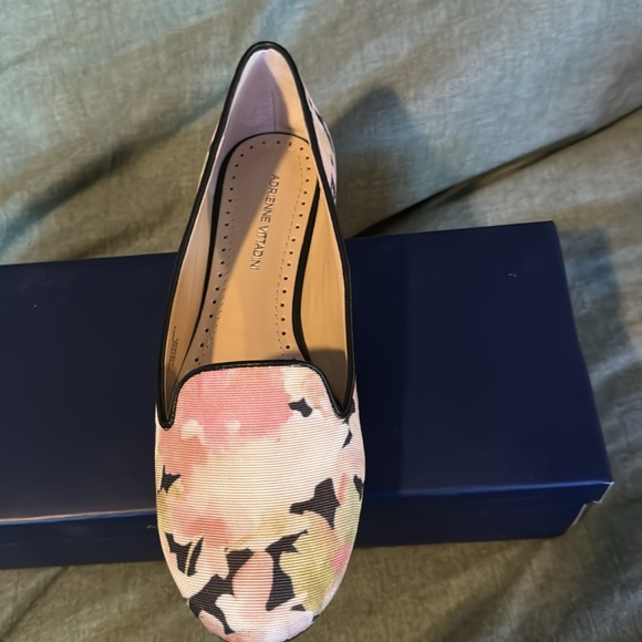 Adrienne Vittadini ladies shoe. - Picture 2 of 4